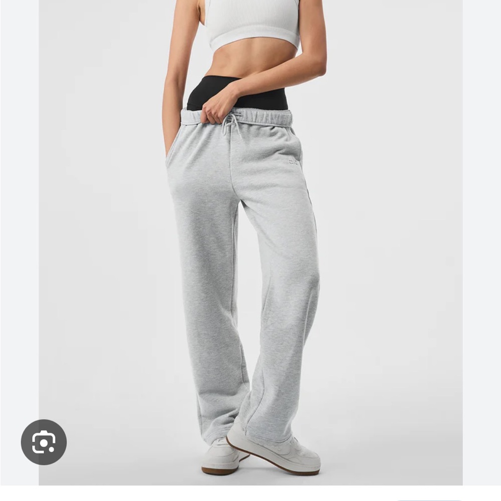 NWOT Alo Accolade Straight Leg Sweatpant - Athletic Heather Grey